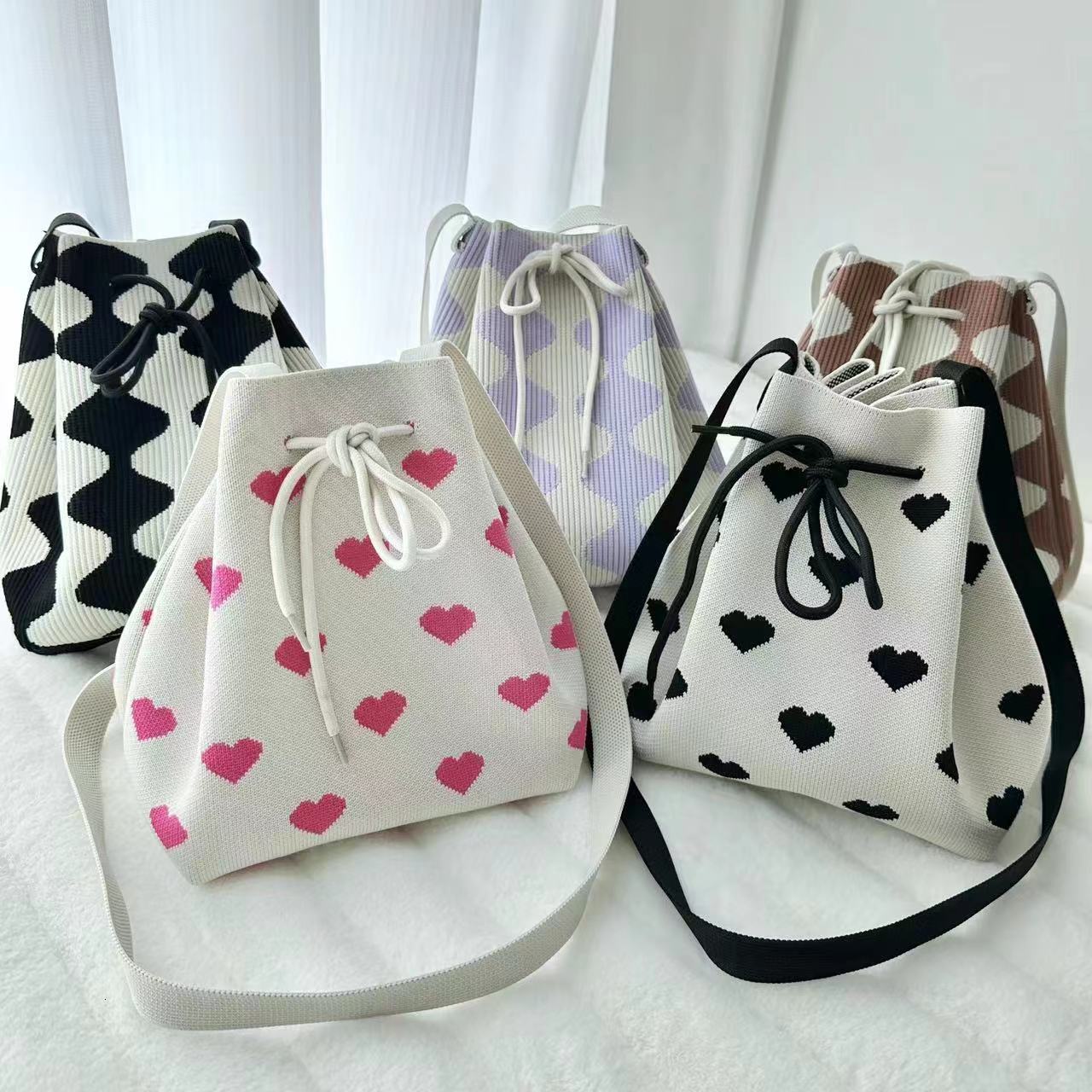2025 new collection 2025 New Knitted Yarn Bucket Bag Hand-held Casual Handbag Lunch Bag Portable Autumn New Pattern Designer Bag, Women's Handbag