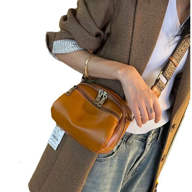 Genuine Leather Women's Small 2025 New High-Quality Texture Crossbody Niche Versatile Phone Cowhide Shoulder Bag