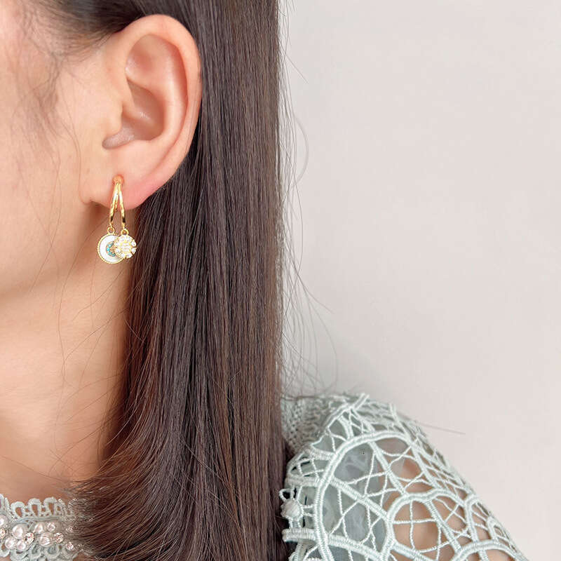 DHpet Light Ocean Heart Non-Pierced Mosquito Coil Ear Clip Hoop Gentle Shell Earrings for Women H260202