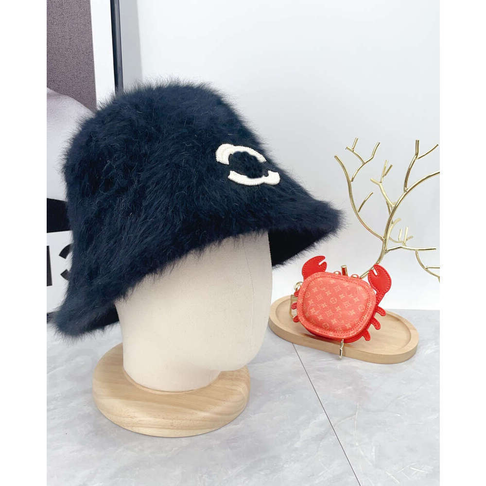 Winter Bucket Hats Designers Caps Men Women Baseball Fisherman Hats Warm Plush Beanies Outdoor High Quality Cap Two Color