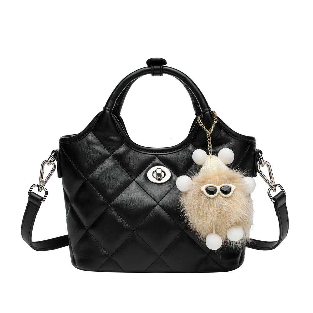 2025 Autumn Winter New Fashion Commuter Handbag for Women, Niche High-end Classic Quilted Single Shoulder Crossbody Tote Bag