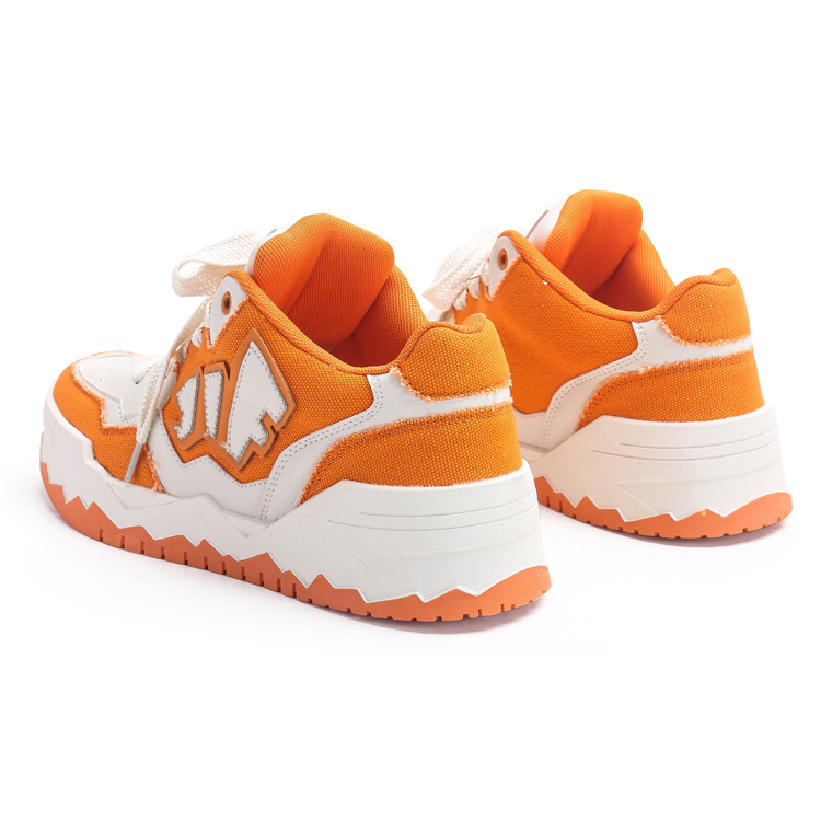 Ins board shoes, bread shoes, men's new comfortable and versatile retro trend thick soled casual sports shoes, designer couple's style