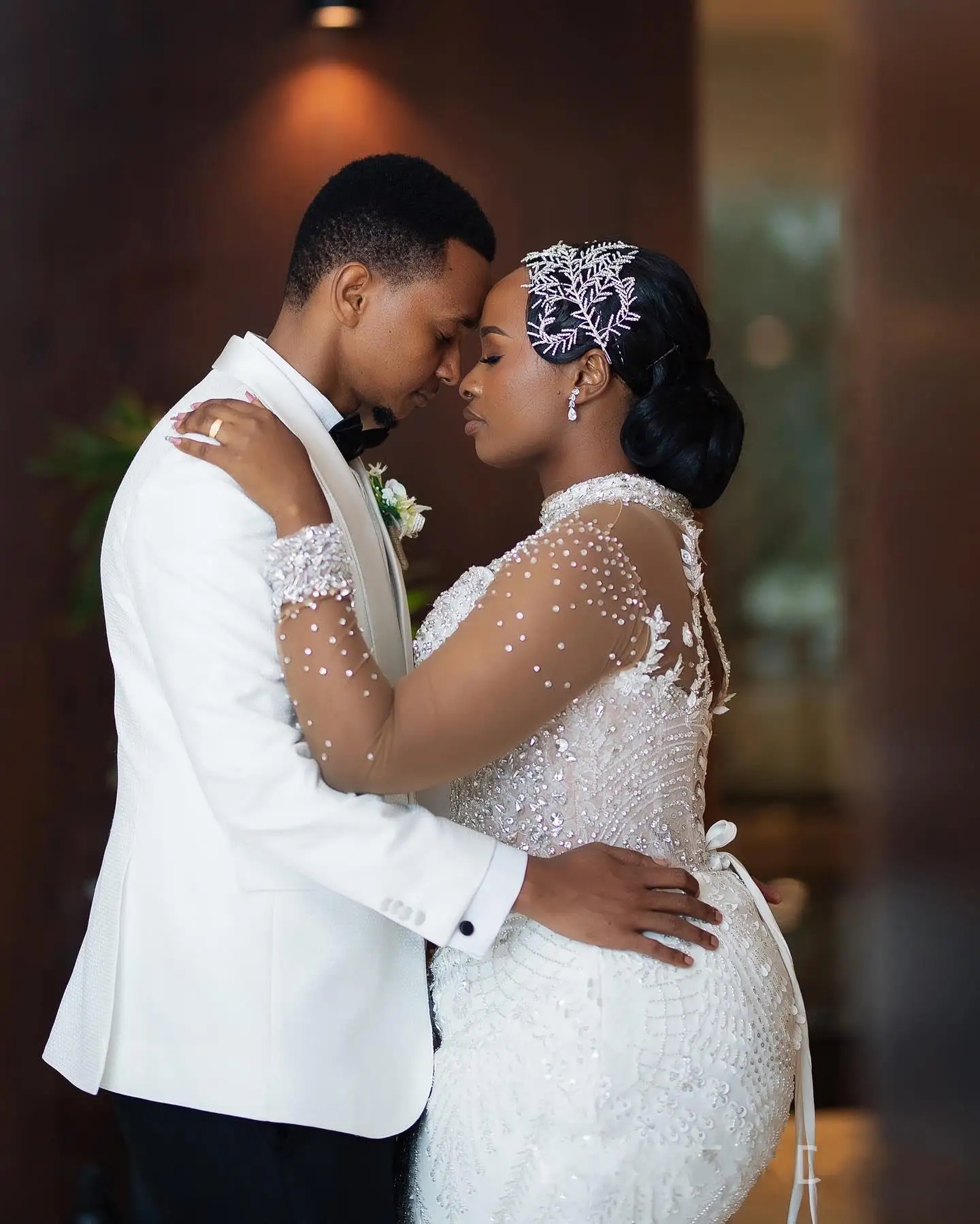 Sparkly Crystals Beads Wedding Dress 2026 High Neck Illusion Long Sleeves Church Mermaid Bridal Bride Gown African Vestido de Noiva