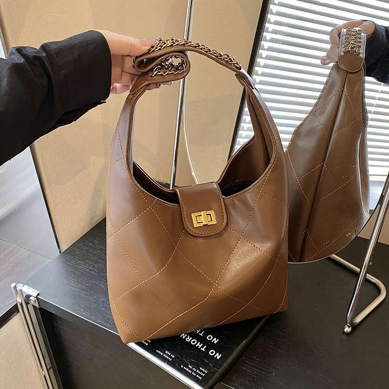 Trendy Chain Small for Women, Quilted Embroidery New Casual Bucket Bag, Fashionable Large Capacity Commuter Underarm Bag