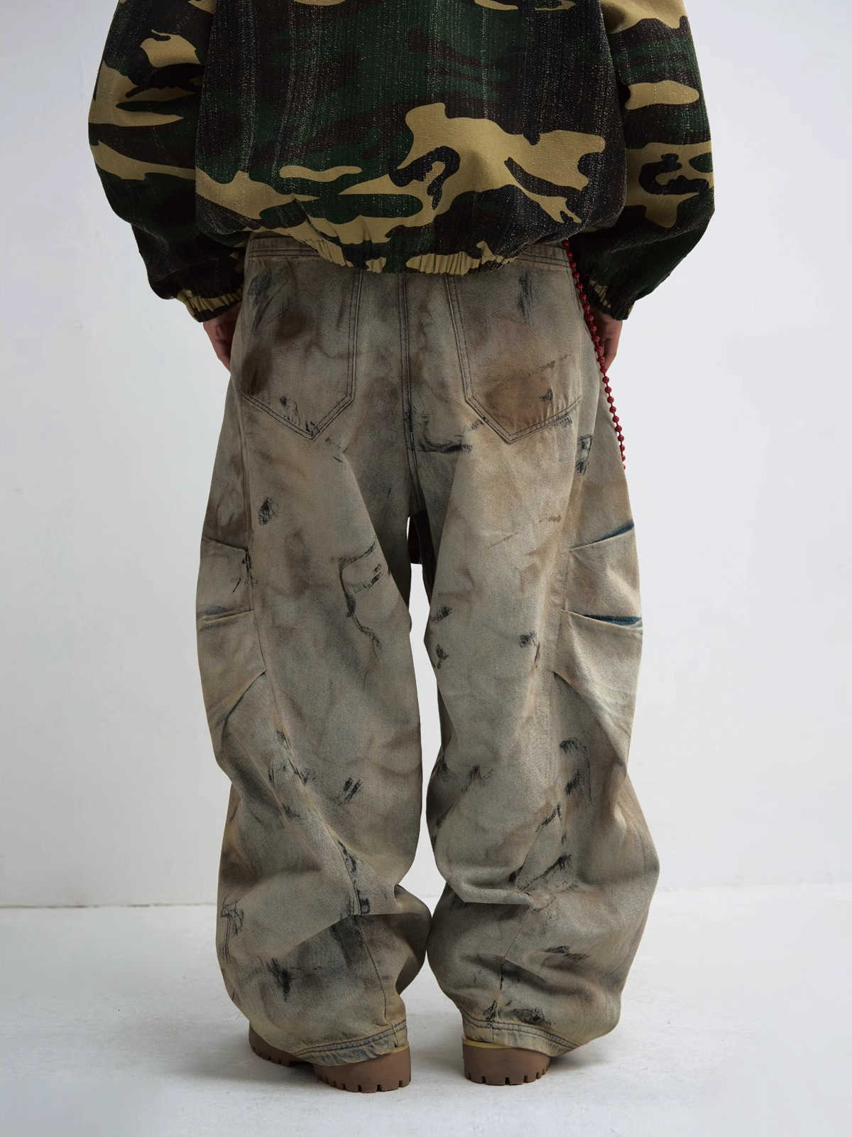 Washed distressed design denim pants 2025 spring/autumn new style, unisex heavy-duty, dirty wash, wide-leg, loose-fitting, curved knife pants X250718