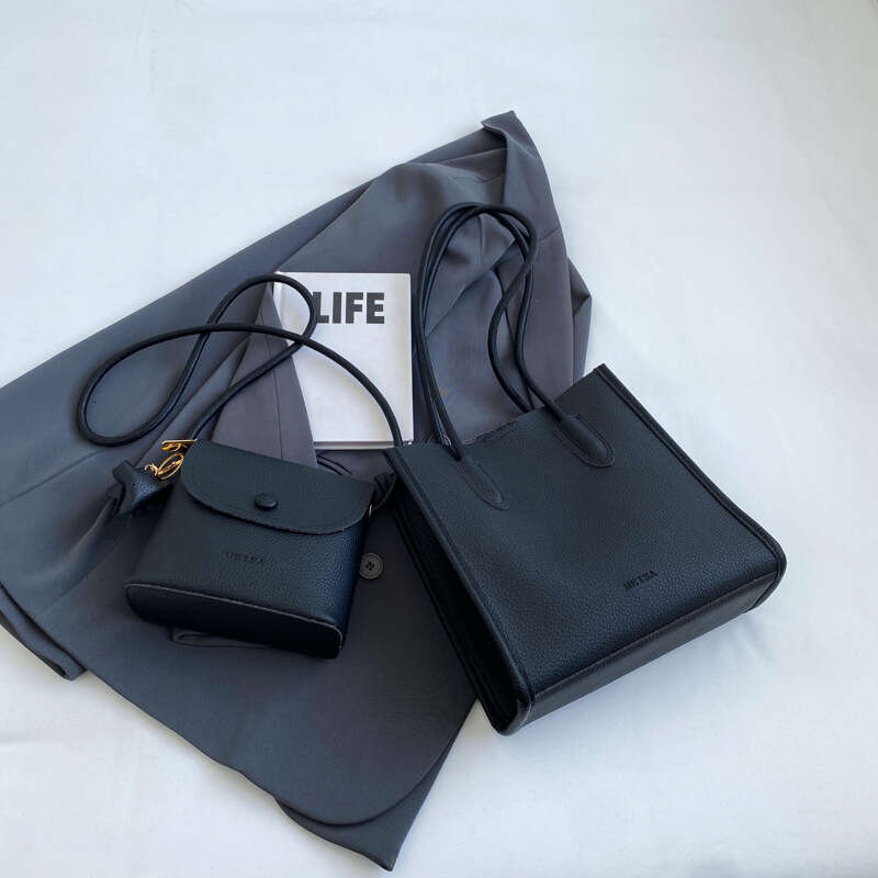 Large Capacity for Women 2023 New Simple Versatile Shoulder Trendy Textured Bucket Commuter Tote Bag