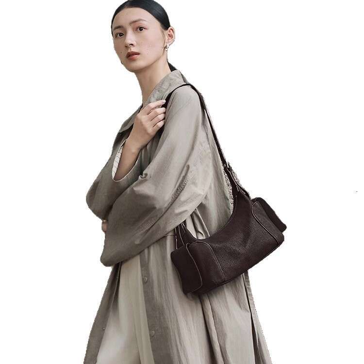 Qiu Zhen Vegetable-Tanned Cowhide Casual Toast Crossbody Shoulder Commuter Bag for Women