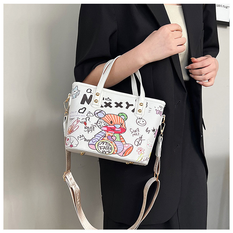 Cute Cartoon Graffiti Teddy Bear Women s Handbag New Retro Women s Shoulder Bag Autumn New Designer Bag Crossbody Bag