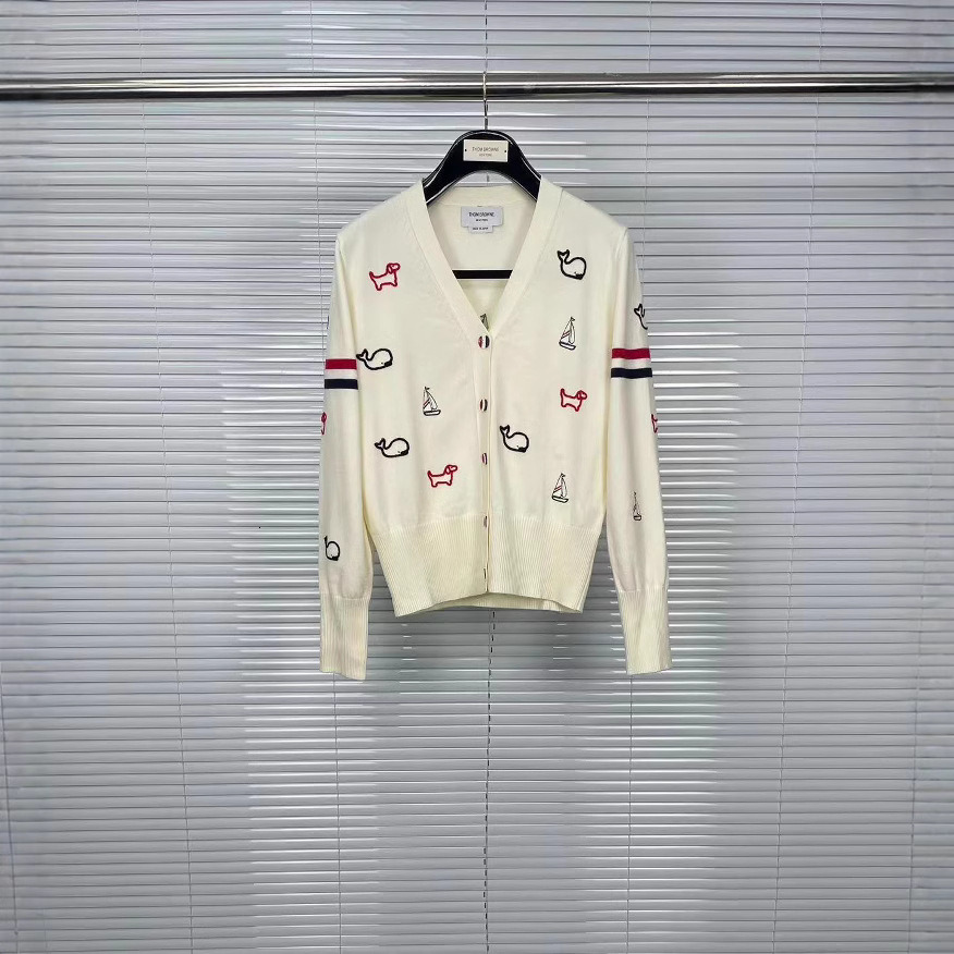 Sweater with parallel bars, animal embroidery, lazy style, knitted cardigan, V-neck, college style, animal embroidery
