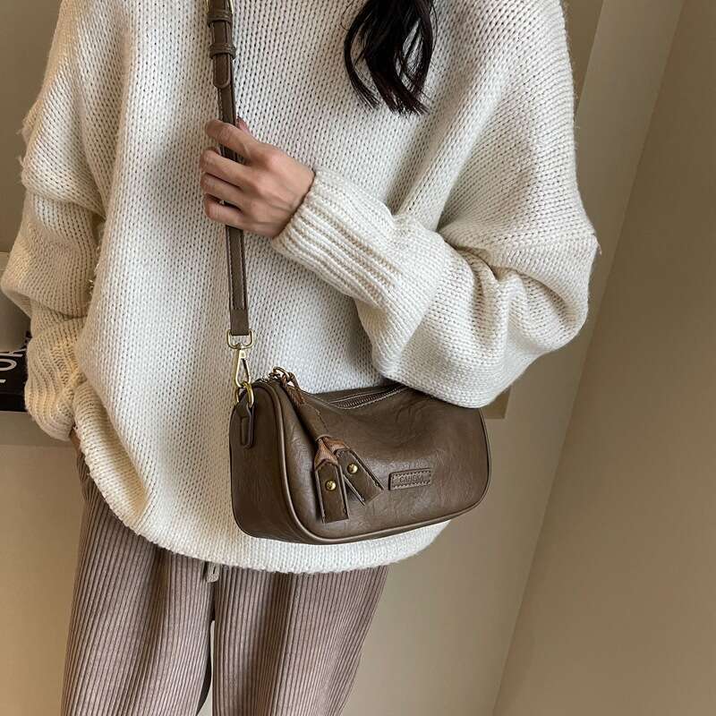 This Year's Trendy Small Bags for Women Spring Versatile 2024 New Fashion Wide Strap Shoulder Crossbody Pillow Bag