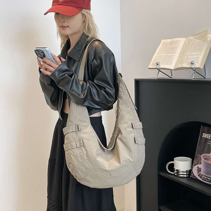 Single Parachute Ultra-light Puff Women's Shoulder Bag Baistu Crossbody Handbag 2025 New Fashion Versatile