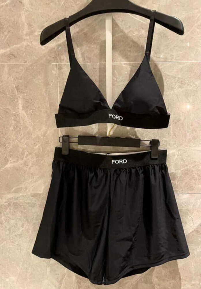 designer clothing fashion temperament triangle badge diamond vest suspender top 2 piece toms fords fordd suit camis women sexy sleeves summer ptw fre IBAP