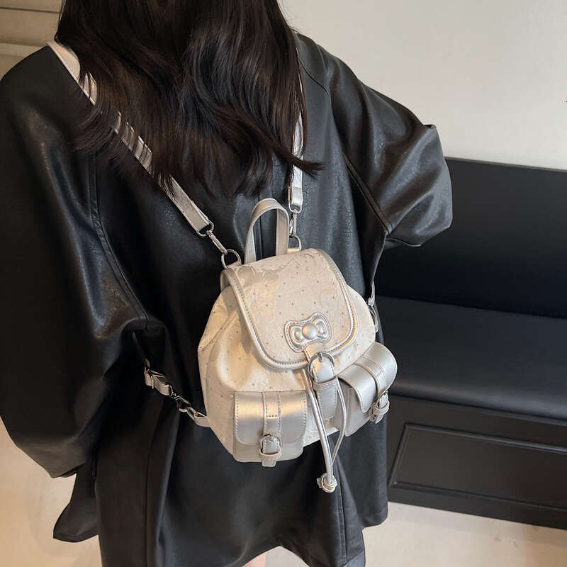 New Fashion Small Casual Lightweight Niche Design High-end Versatile Women's Backpack