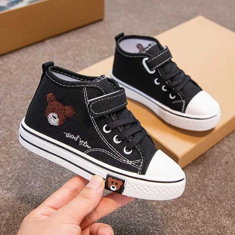 Four Seasons Childrens New Fashion Canvas Boys Bear Print Casual Girls Laceup Soft Bottom Flat Shoes Kids Sneakers C260130