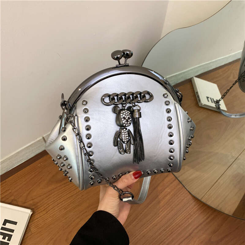 TEMU New Fashion Rivet 2025 Spring Summer Cartoon Clip Shell Chain Crossbody Women's Bag