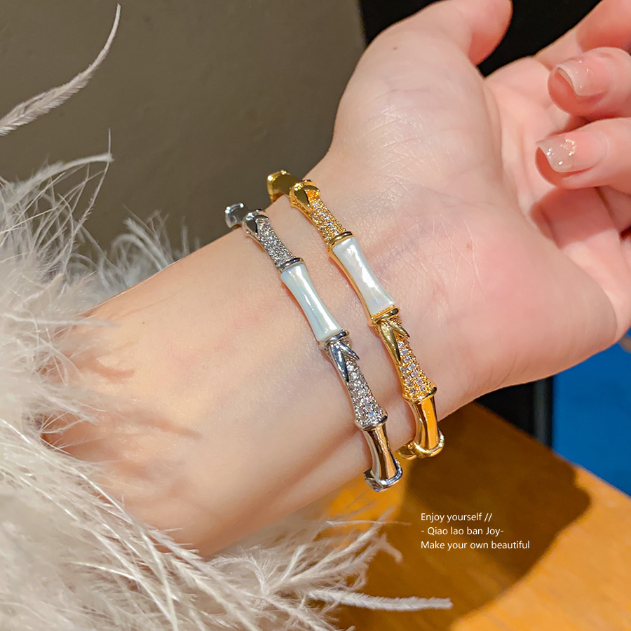 Gold Cuff Bracelet With Mother-of-Pearl & Crystal Detail, Elegant Delicate Style, Perfect For Daily Wear & Gifting, High-Quality Jewelry