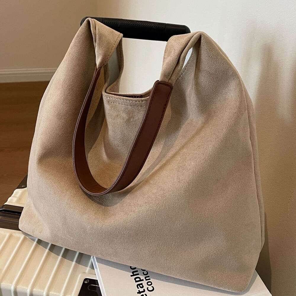 Frosted for Women 2025 New Autumn Winter Shoulder Fashionable Texture Commuter Large Capacity Tote Bag