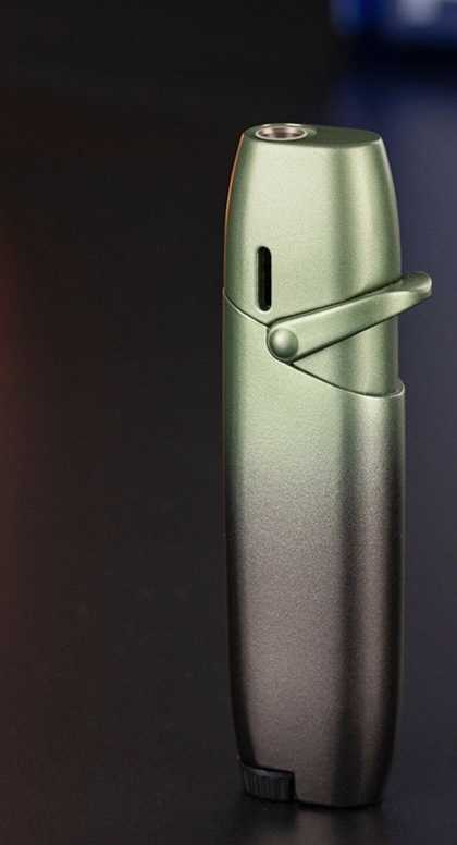 Metal Gradient Inflatable Rocker Lighter Windproof Pink Flame Butane Gas Outdoor Lighter High Beauty Gift for Men and WomenT250301