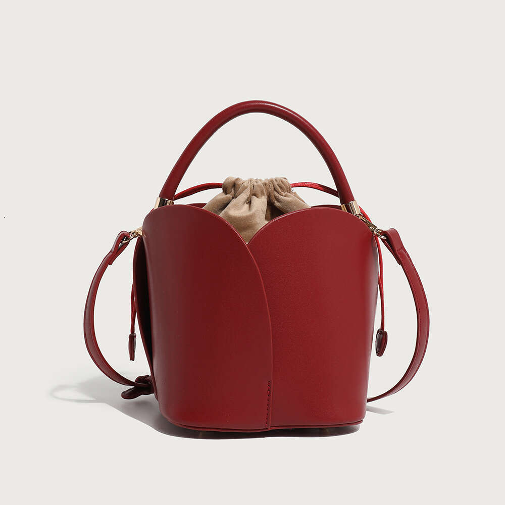 Fashion Niche Red Petal Shape Basket Small for Women Bride Wedding Cylinder Bucket Bag