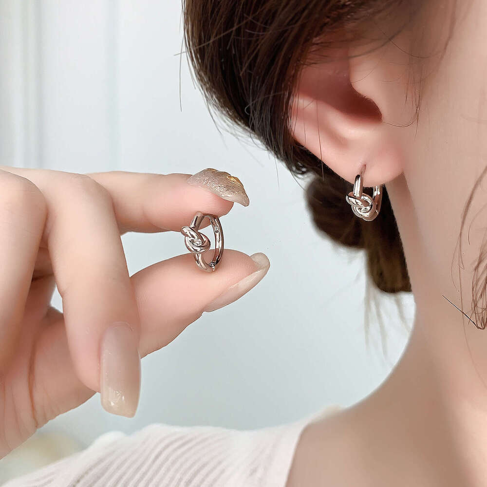 DH collections 2025 Spring: Women's Minimalist Geometric Round shaped Knotted Ear Clips