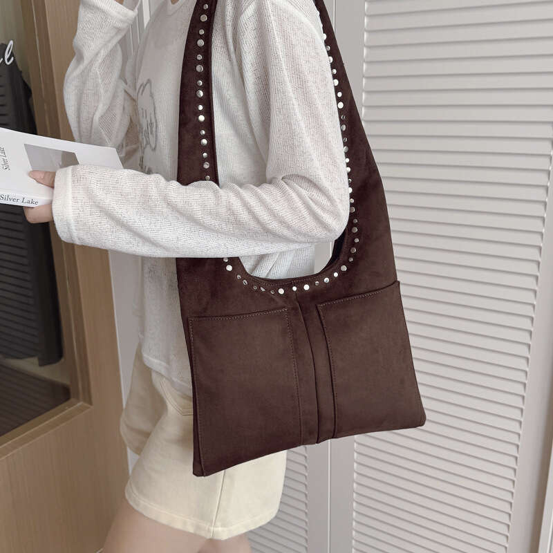 Autumn Winter New Suede Rivet Decorated Single Shoulder Motorcycle Style Elegant Underarm Bag Handbag for Women