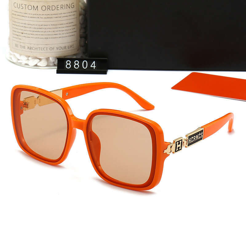 New Men's and Women's Fashion Trendy Casual Sunglasses Vacation Travel Shopping Glasses 8804 100