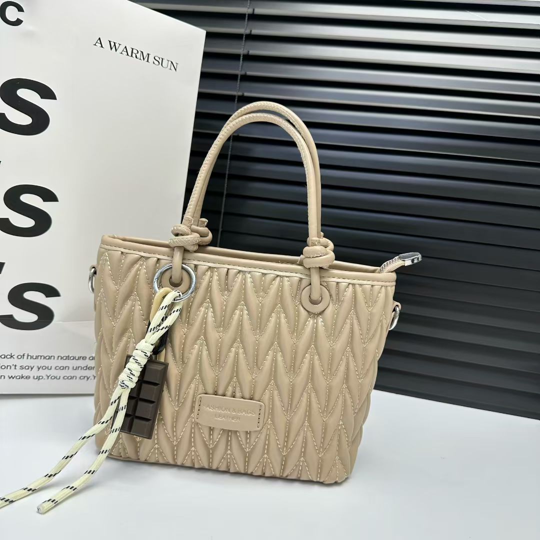 Free shipping designer bag new fashionable light luxury high-end texture tote bag vegetable basket bag single shoulder crossbody bag for women Luxury 