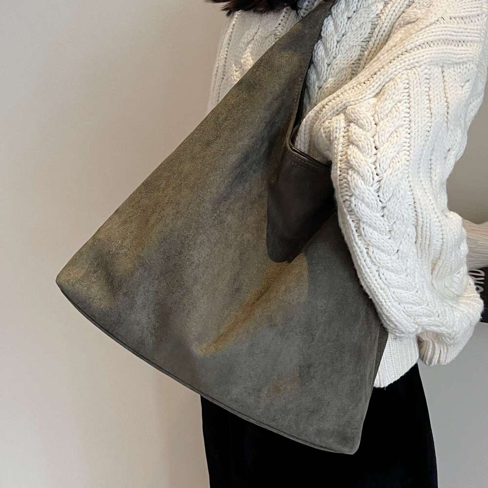 Frosted for Women 2025 New Autumn Winter Shoulder Fashionable Texture Commuter Large Capacity Tote Bag