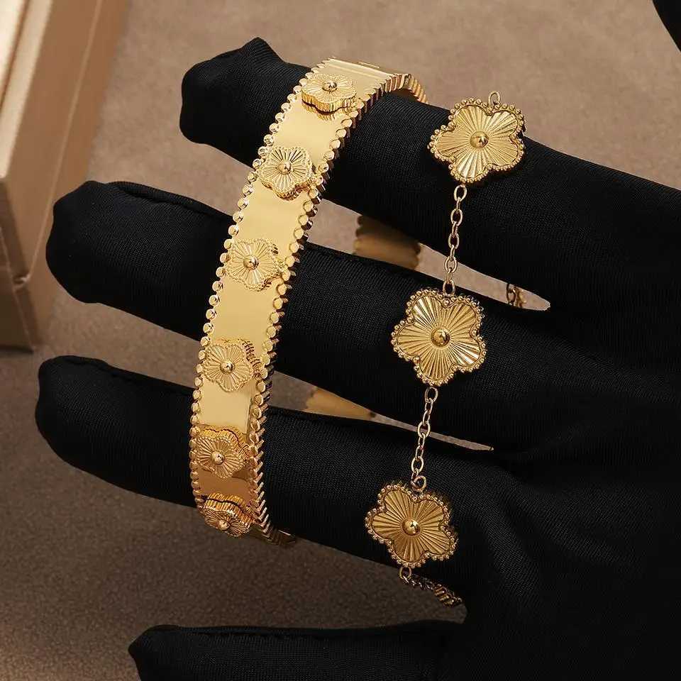 UILZ 316L 18k Gold Plated Flower Bracelet Plum Blossom Cuban Chain Bracelets For Women High Quality Stainless Steel S250906