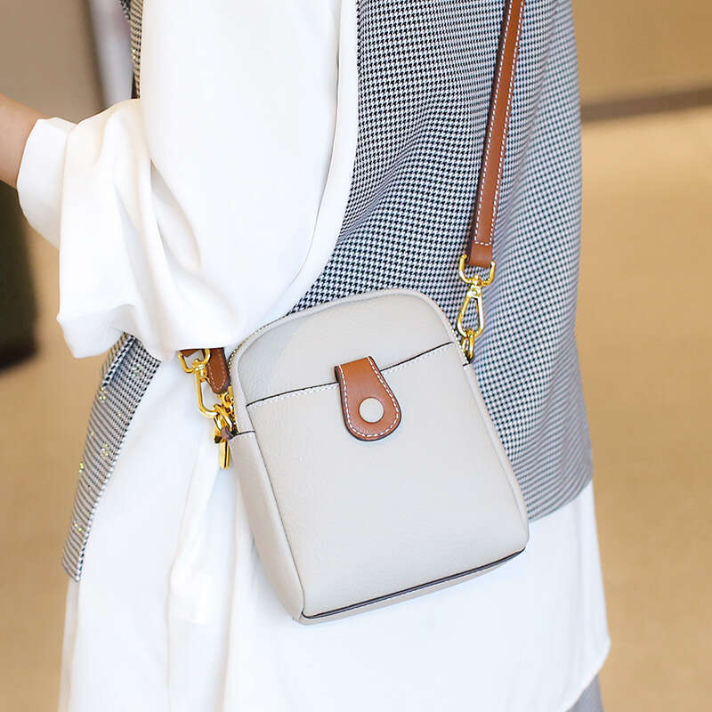 Fashion Versatile Small Women's Shoulder 2025 New Shell Niche Design Coin Purse Crossbody Bag