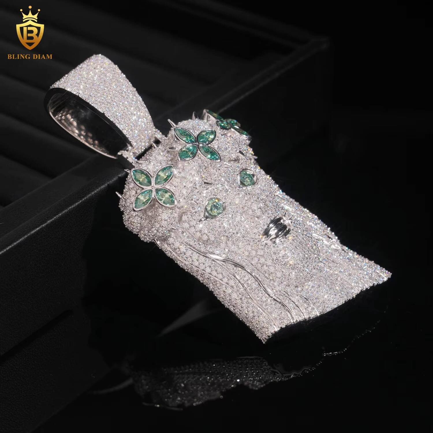 Luxury Jewelry Iced Out Custom Blue Green Moissanite Hip Hop 925 Silver Pendants Moissanite Jesus Pendant Men