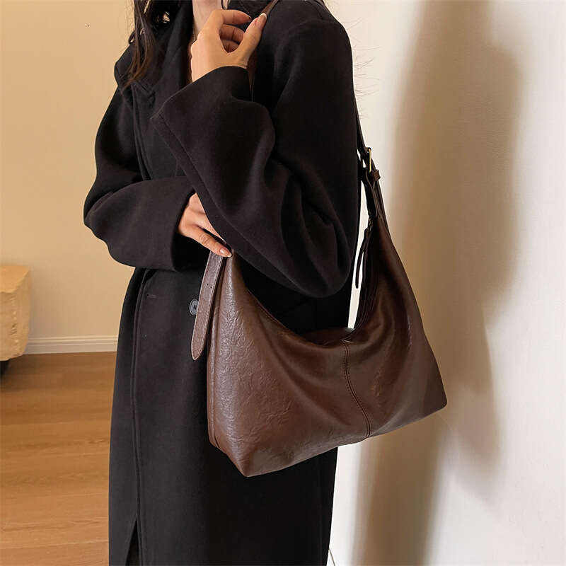 2023 New Commuter for Women, Trendy Fashion Korean Single Shoulder Tote Bag, Versatile Large Capacity Underarm Bag