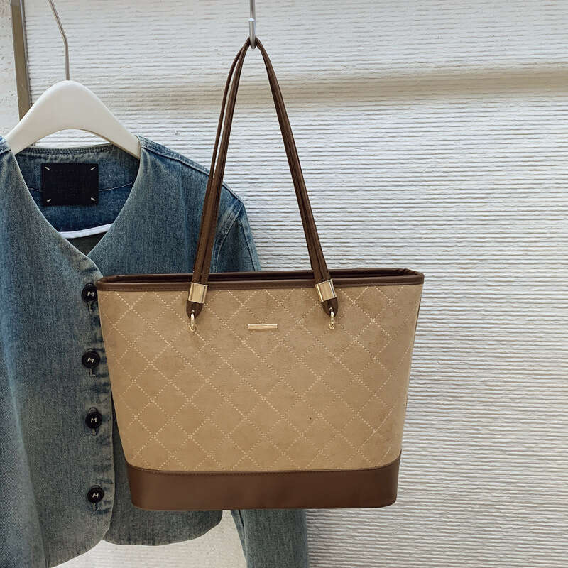 Fashion Large Capacity 2025 Autumn Winter New Commuter Women's Shoulder Casual Handbag Tote Bag