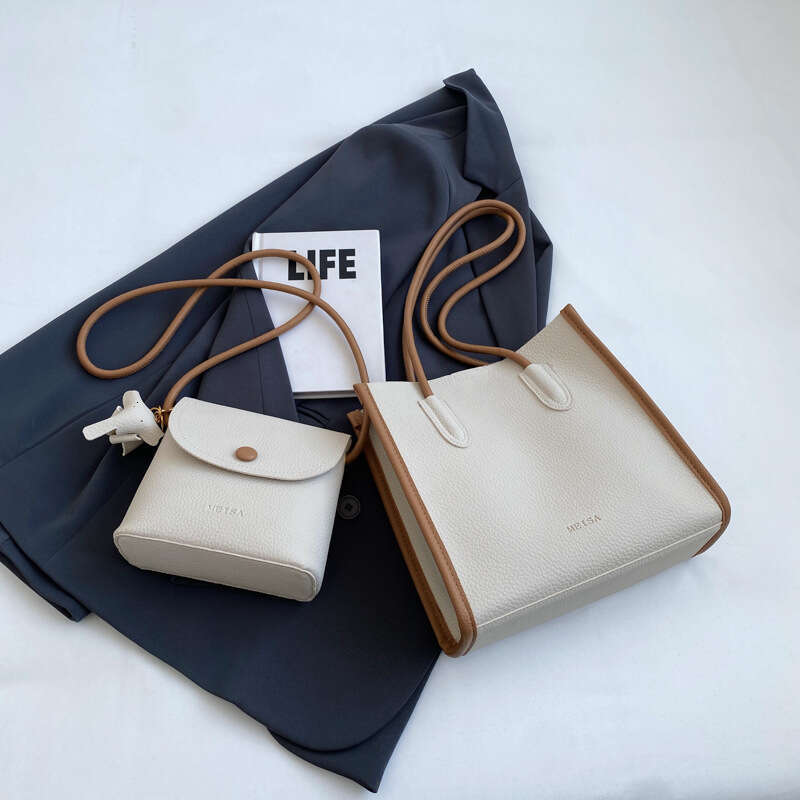 Large Capacity for Women 2023 New Simple Versatile Shoulder Trendy Textured Bucket Commuter Tote Bag