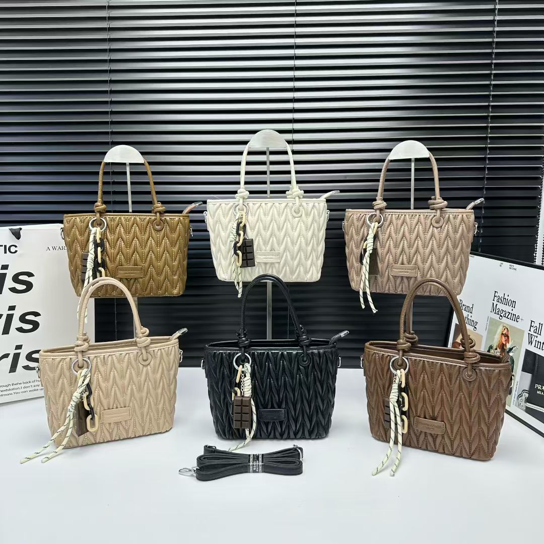 Free shipping designer bag new fashionable light luxury high-end texture tote bag vegetable basket bag single shoulder crossbody bag for women Luxury 