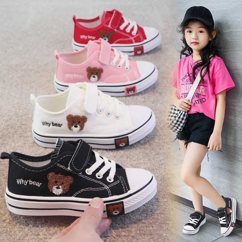 New Boys Board Kids Girls Canvas Bear Children Cloth Shoes Little Girl Students Soft Bottom Casual Sneakers C260130