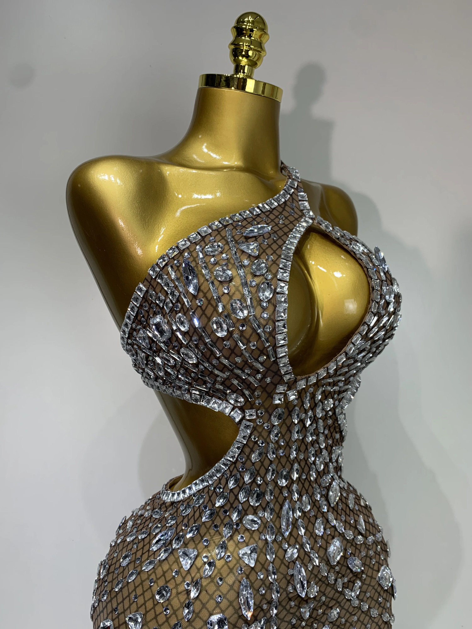 Sexy Sparkly Diamond Backless Short Dress 2025 Women Sleeveless Mesh See Through Evening Birthday Gown Singer Stage Outfit 250906