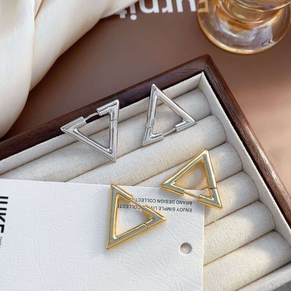 DH collections INS Style Triangle Geometric Earrings Brass Gold Plated High-end Niche Ear Clip Design