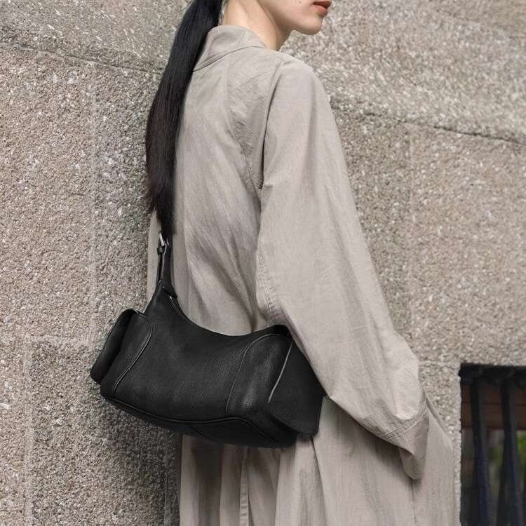 Qiu Zhen Vegetable-Tanned Cowhide Casual Toast Crossbody Shoulder Commuter Bag for Women