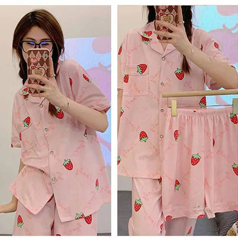 2025 new three piece set of short sleeved design pants, high-end pajamas, shorts, women's simple black bear designer home clothes