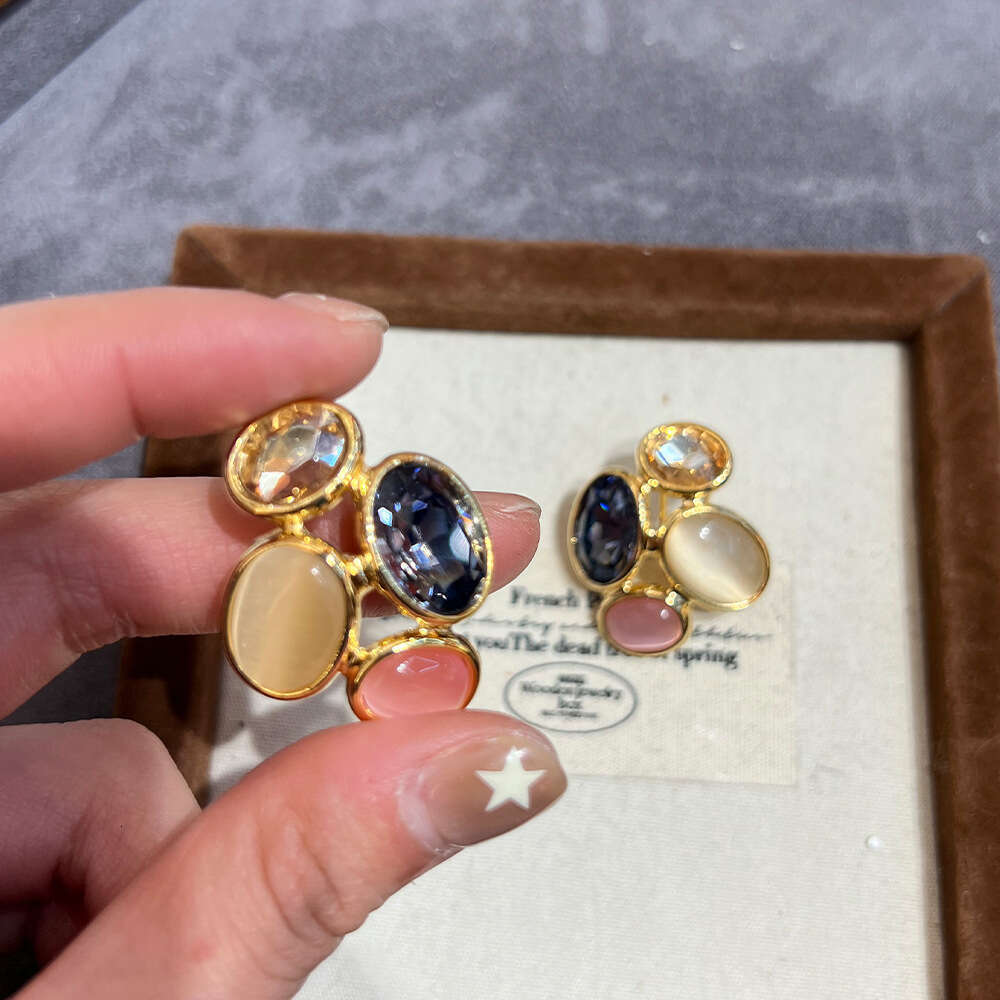 DHpet Vintage Western Court Style Luxurious High-end Earrings Studs