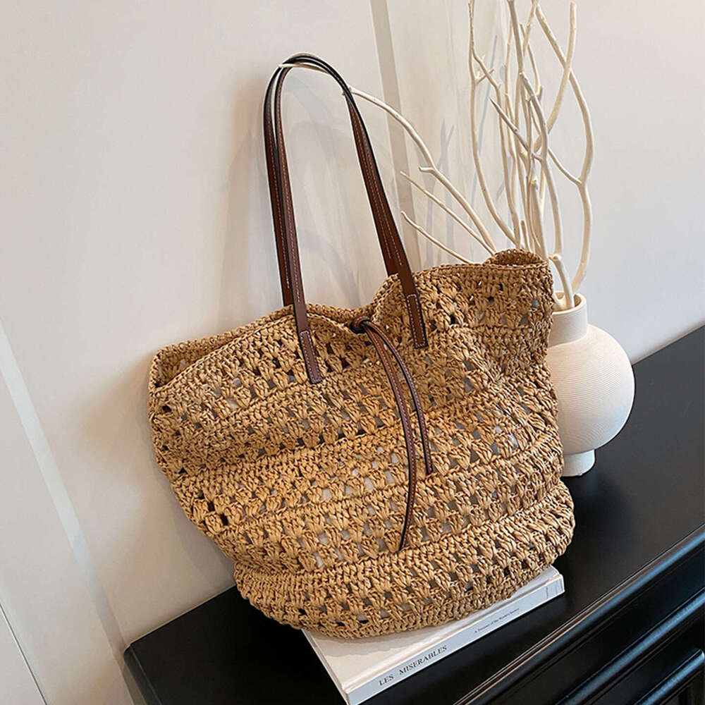 Large Capacity for Women Summer Beginner Woven Straw Shoulder Commute Vacation Beach Bag
