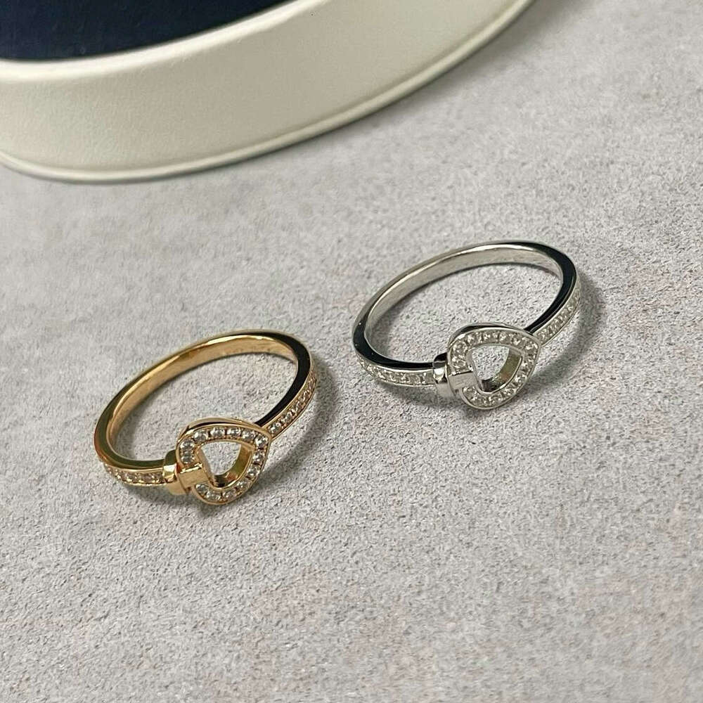 DH collections:Niche Jewelry Craft V Gold Plated Minimalist Hollow Small Heart for Women Fashion Diamond-Encrusted Heart-Shaped Ring