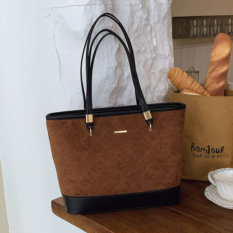 Fashion Large Capacity 2025 Autumn Winter New Commuter Women's Shoulder Casual Handbag Tote Bag