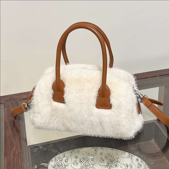 2025 Autumn Winter New Plush Handbag Versatile Pillow Women Fashion Shoulder Personality Trendy Crossbody Bag