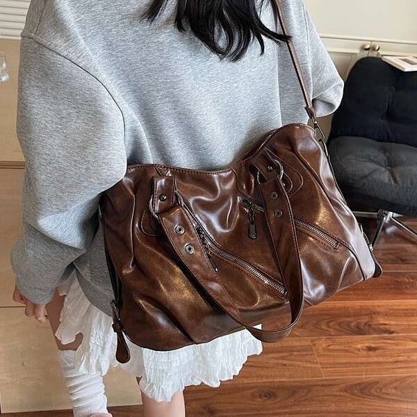 2025 Autumn New Large Capacity Simple Elegant Versatile Tote Fashion Niche Women's Bag