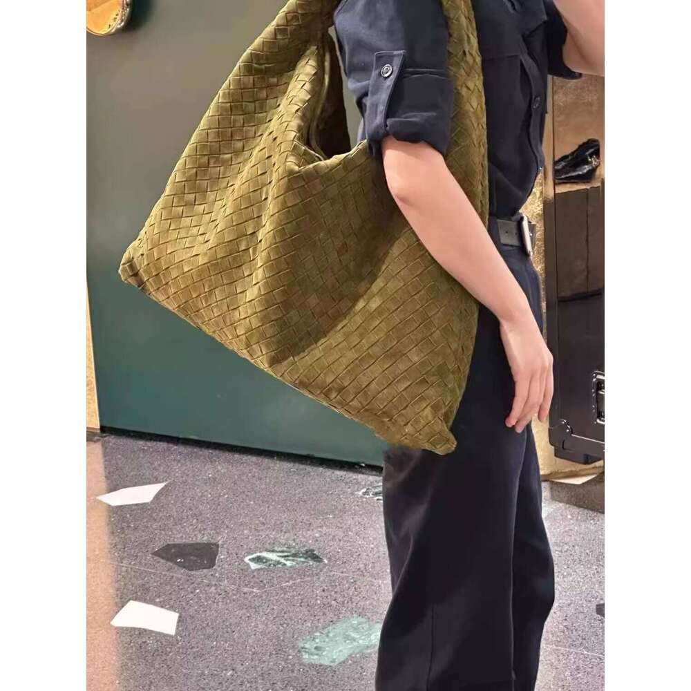 Designer Bag Tote Bag Shoulder Bag Moss Green Suede 2025 Autumn Winter New Women's Soft Leather Single Shoulder Underarm Handmade Woven Tote Bag