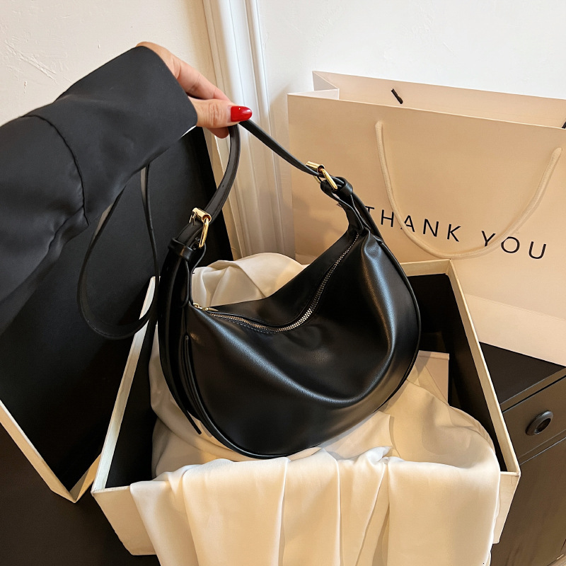 Solid Color New Fashionable Simple Armpit Bag Soft PU Dumpling Bag design Women's Shoulder Bag Handbag Autumn New Designer Bag Women's Cross