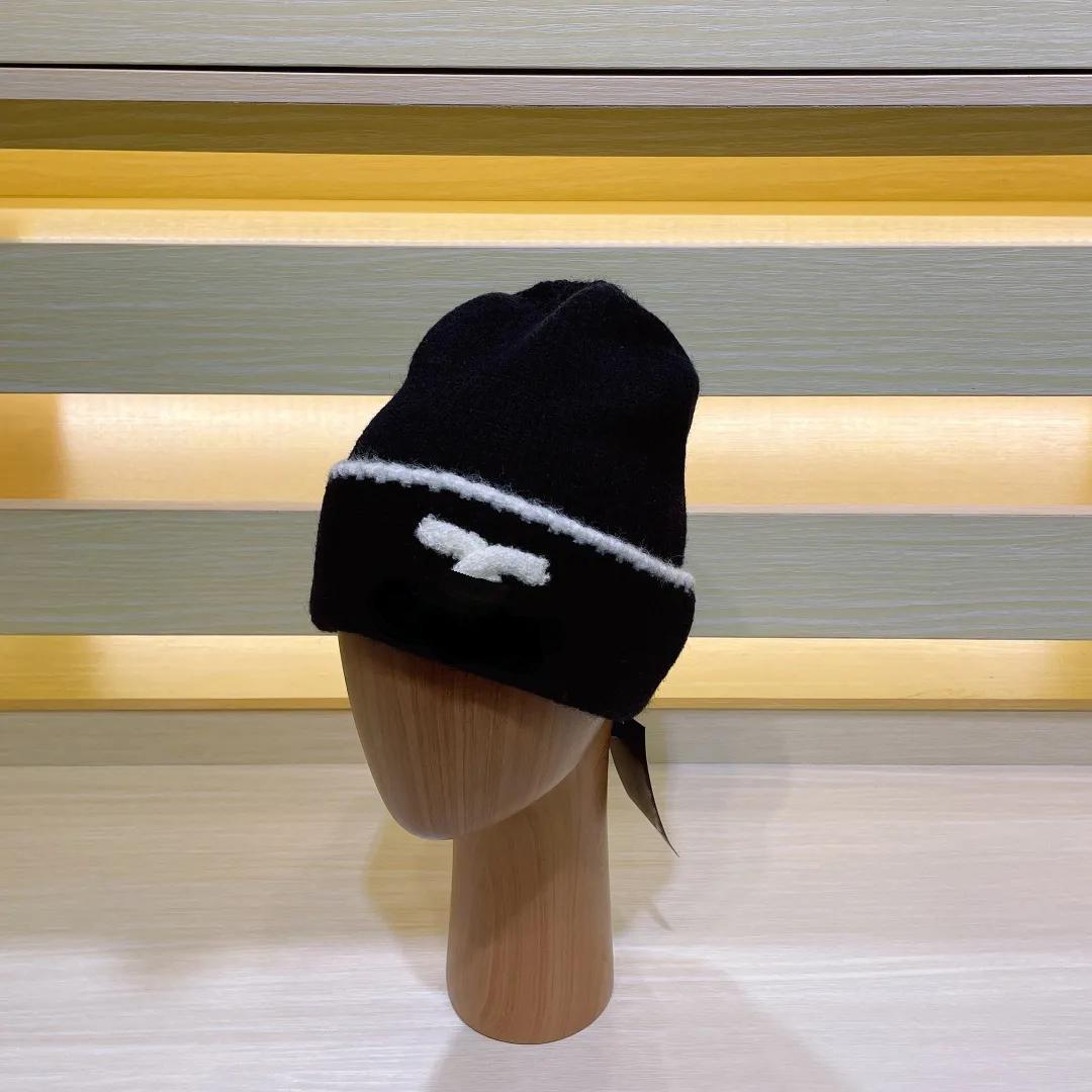 knit designer beanie Luxury hat Knitted Woolen Hat Mens and womens winter outdoor thermal hat official website version classics Casual hat
