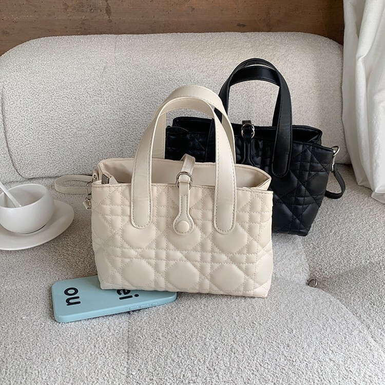 2025 Women's design Shoulder Bag Exquisite Texture Diamond Small Square Bag Women's Crossbody Bag Autumn New Designer Bag Handbag